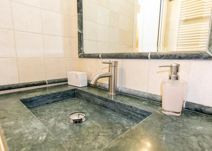 Bolognaroomscom * Bolonia