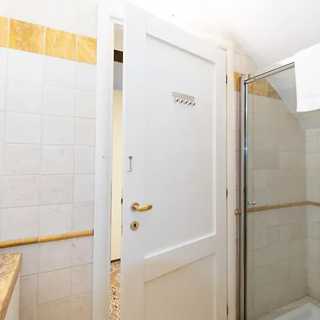 Frassinago Suites-bolognarooms