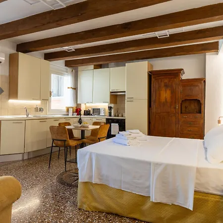 Daire Frassinago Suites-bolognarooms