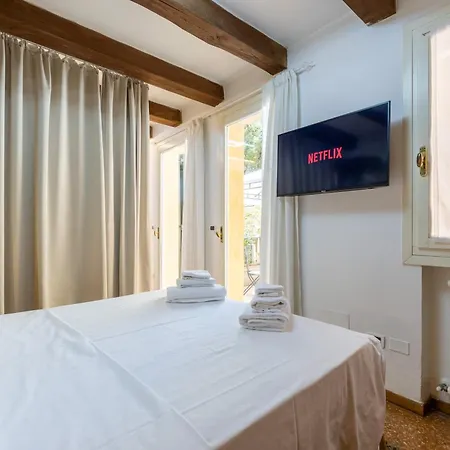 Frassinago Suites-bolognarooms Bolonya