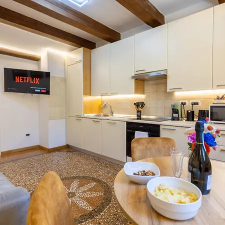 Daire Frassinago Suites-bolognarooms