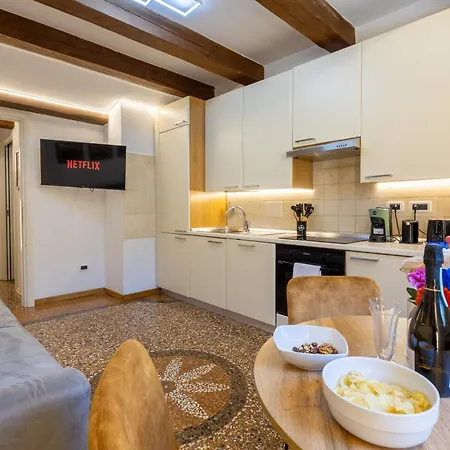 Bolognaroomscom * Bolonia