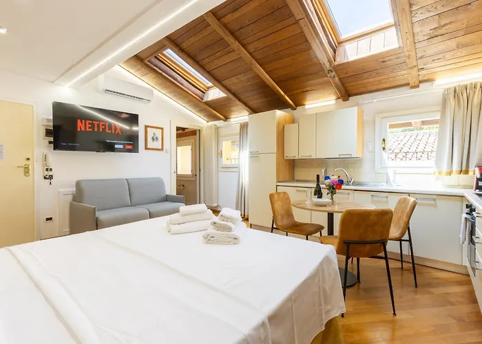 Bolognaroomscom Apartament *