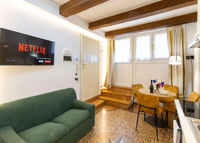 Bolognaroomscom *
