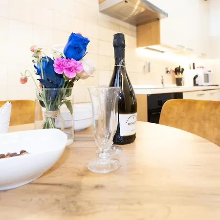 Bolognaroomscom בולוניה