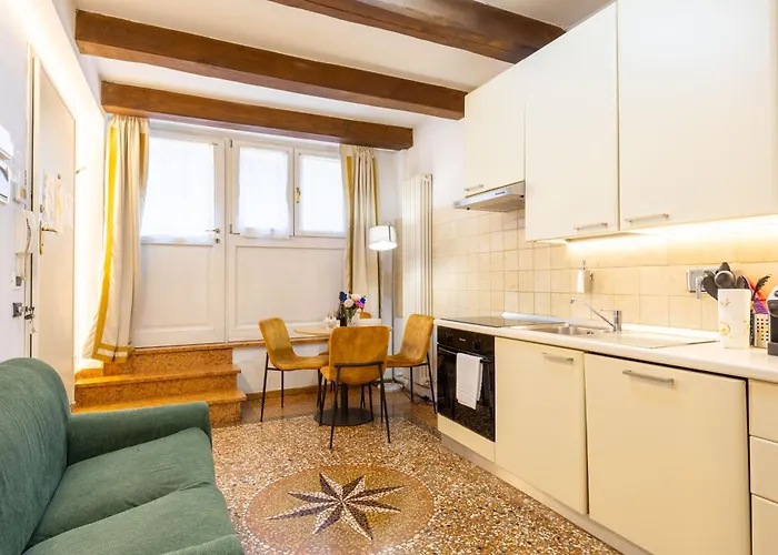 Bolognaroomscom * Μπολόνια